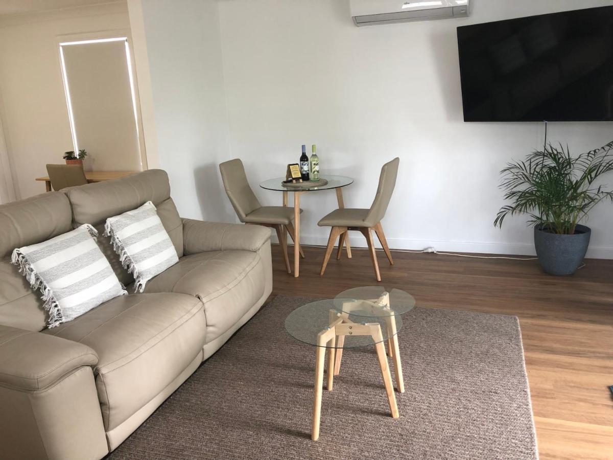 Marks Point Lakeside Bungalow المظهر الخارجي الصورة